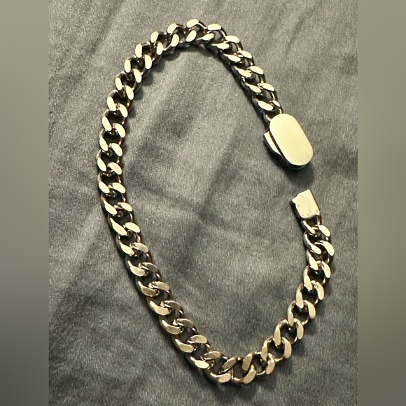 Men’s Curb Chain Bracelet - Picture 2 of 4